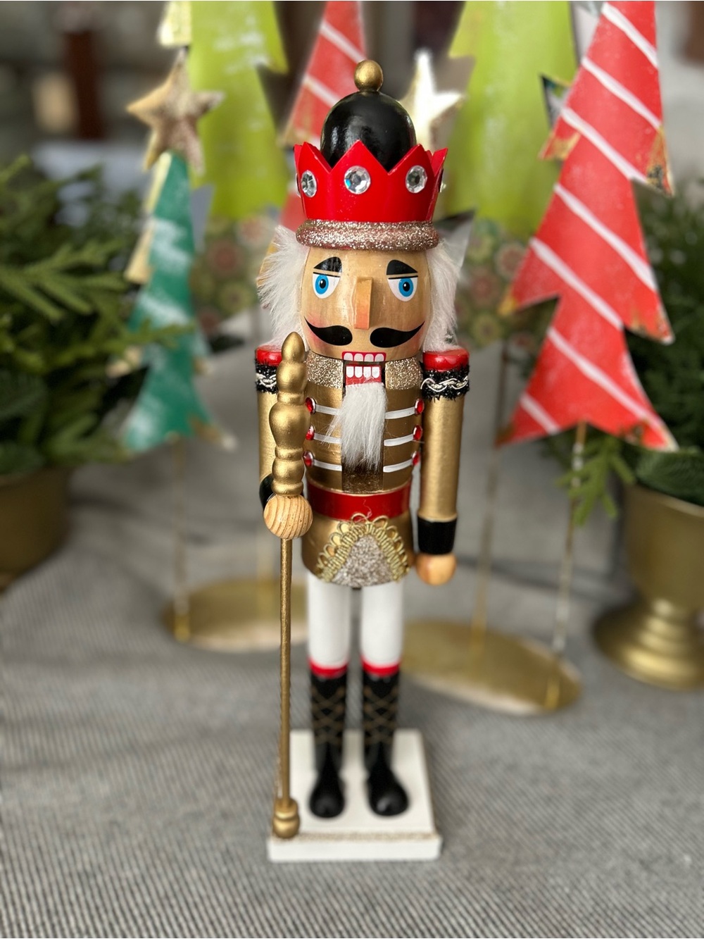 Classic Christmas Nutcracker King Soldier *NEW